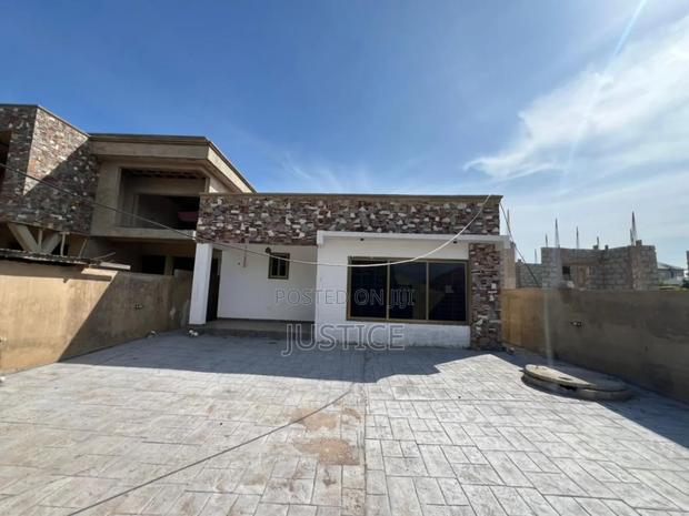 3bdrm House in Amrahia, Oyarifa for sale · Photo 2