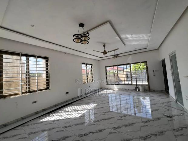 3bdrm House in Amrahia, Oyarifa for sale · Photo 3