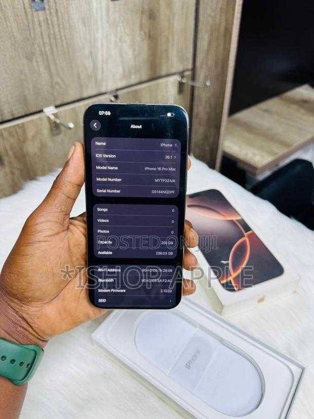 Apple iPhone 16 Pro Max 256 GB · Photo 2