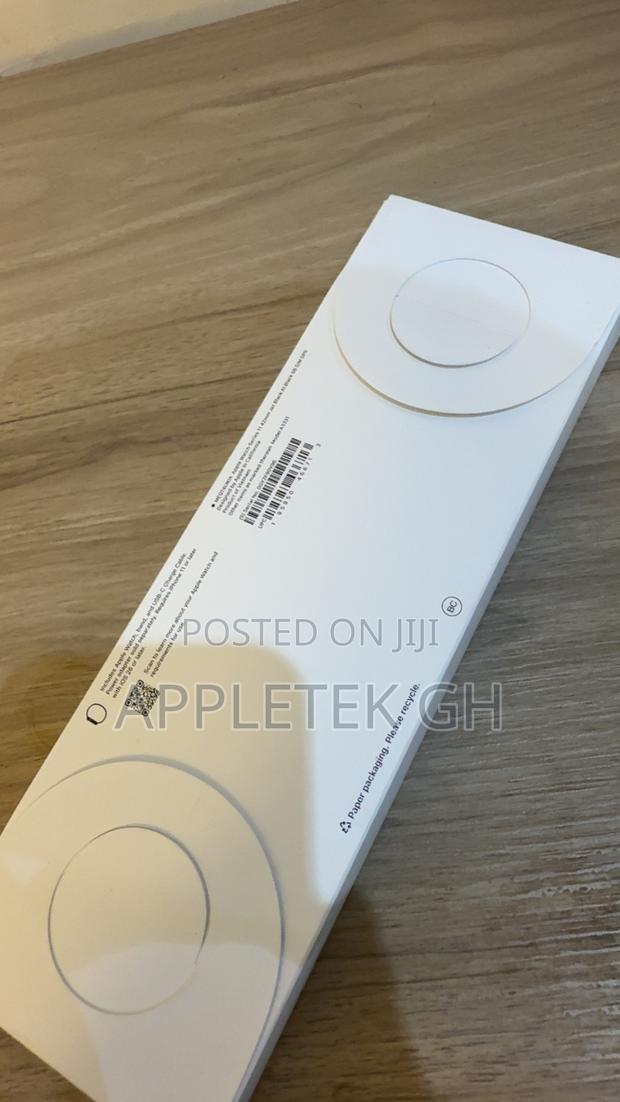 Apple Watch Series 11 42mm GPS · Photo 2