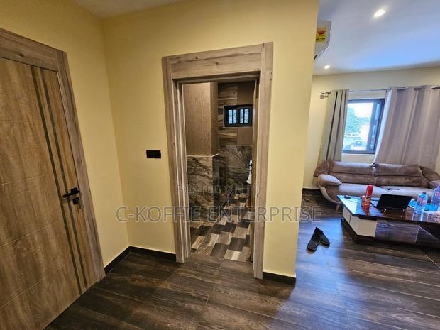 Furnished 20bdrm Apartment in Abelemkpe for rent · Photo 3