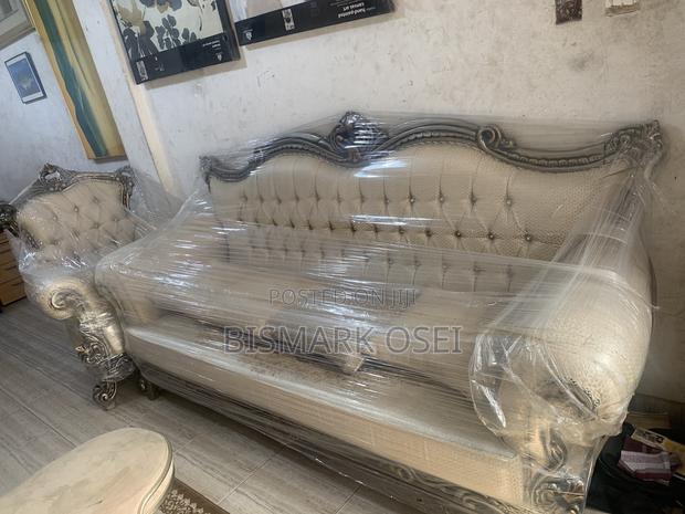 Executive Antique Sofa · Photo 3