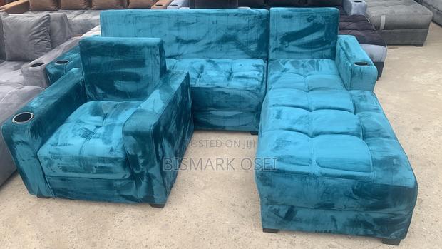 A Royal Comfort L Shape With Single · Photo 2