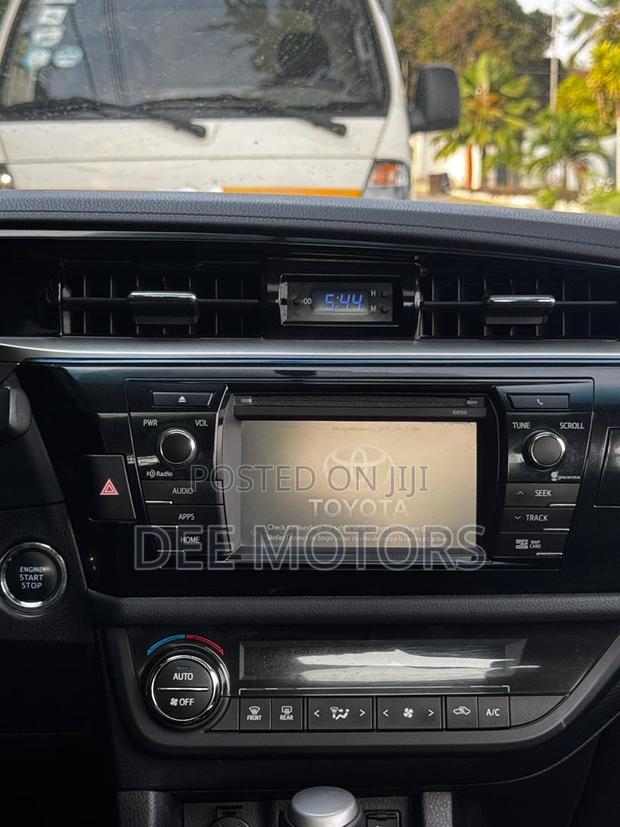 Toyota Corolla S Plus 4dr Sedan (1.8L 4cyl CVT) 2015 Gray · Photo 7