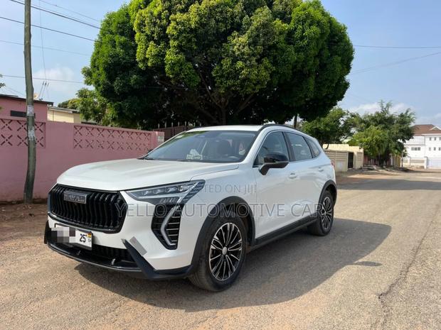 Rent Haval Jolion Pro · Photo 7