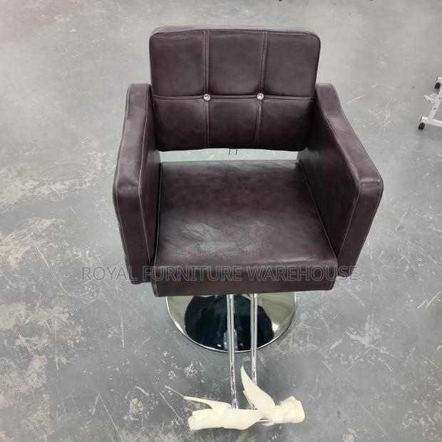 Salon / Barbering Chair · Photo 2