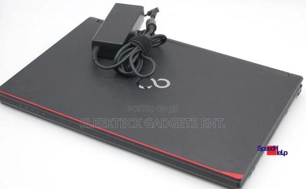 Laptop Fujitsu Lifebook E556 8GB Intel Core i5 SSD 256GB · Photo 4