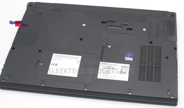 Laptop Fujitsu Lifebook E556 8GB Intel Core i5 SSD 256GB · Photo 1