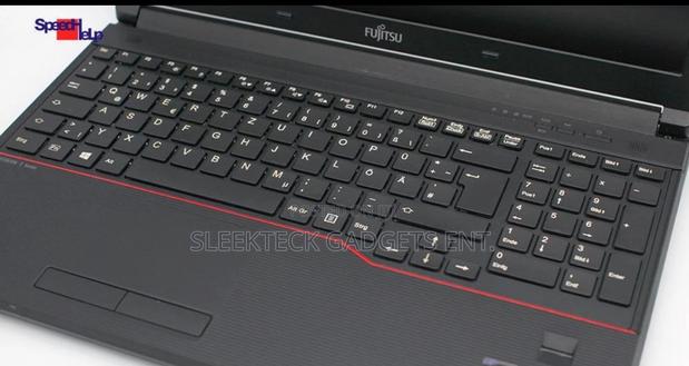 Laptop Fujitsu Lifebook E556 8GB Intel Core i5 SSD 256GB · Photo 5