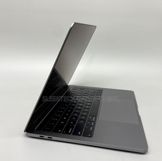 Laptop Apple MacBook Pro 2017 8GB Intel Core i5 SSD 256GB · Photo 6