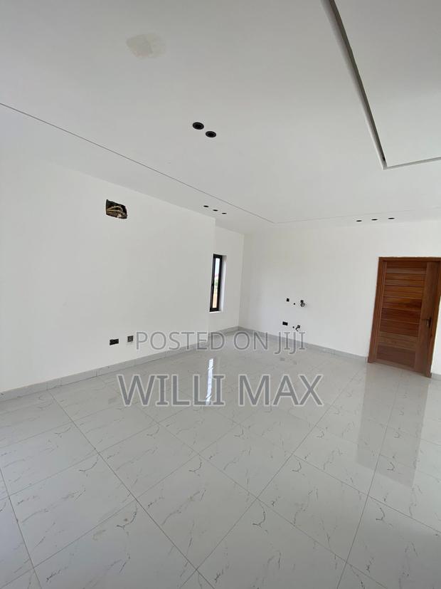 4bdrm Duplex in Ayimensah, Oyarifa Mall Area for sale · Photo 6
