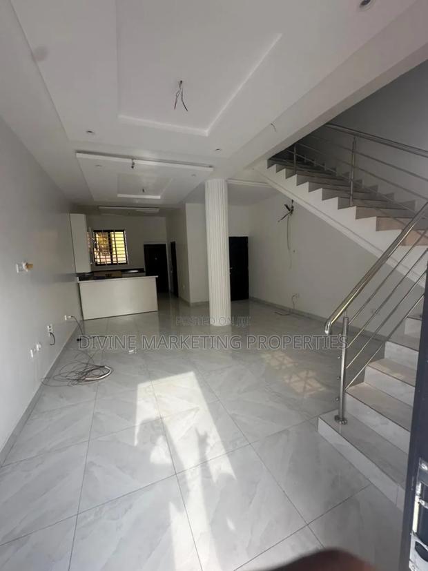 4bdrm House in Nmai Dzorn Melcom for sale · Photo 2