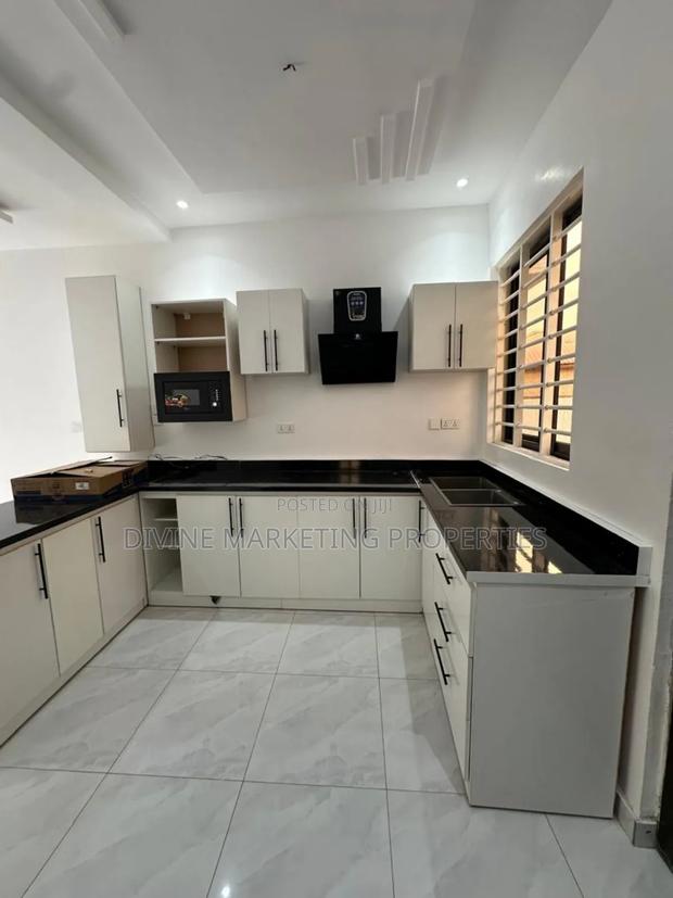 4bdrm House in Nmai Dzorn Melcom for sale · Photo 5