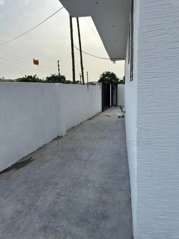 4bdrm House in Nmai Dzorn Melcom for sale · Photo 8