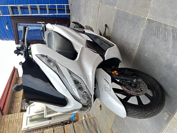 Honda 2020 White · Photo 2