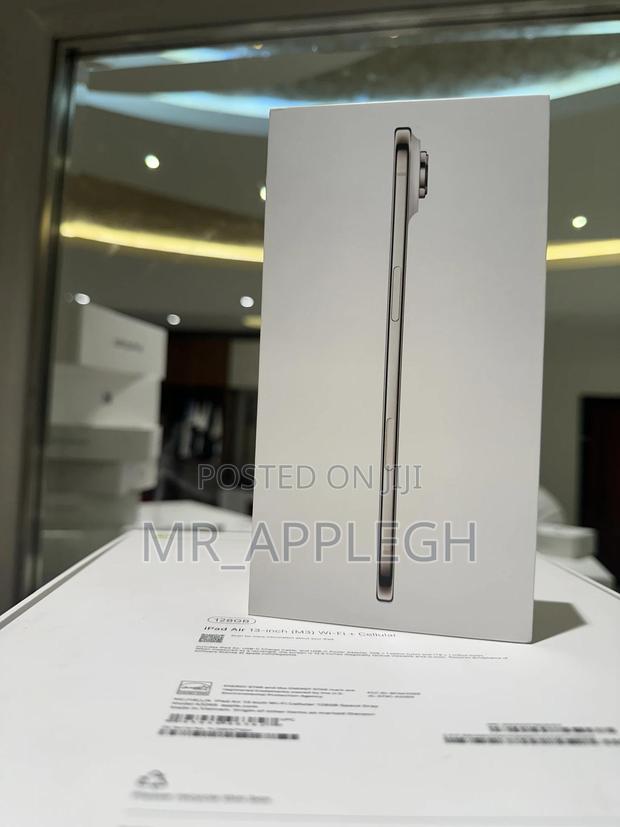 New Apple iPhone Air 256 GB Gold · Photo 3