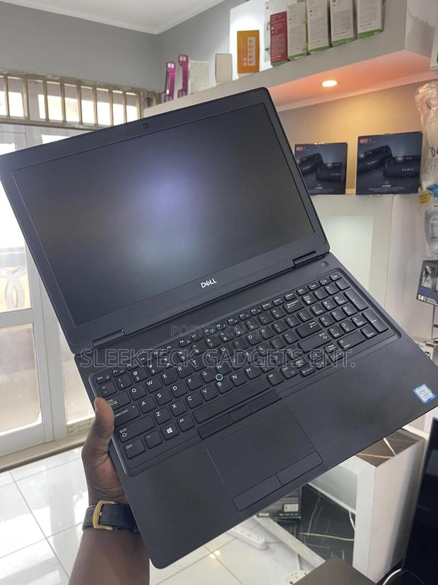 Laptop Dell Latitude 5590 16GB Intel Core i7 SSD 512GB · Photo 5