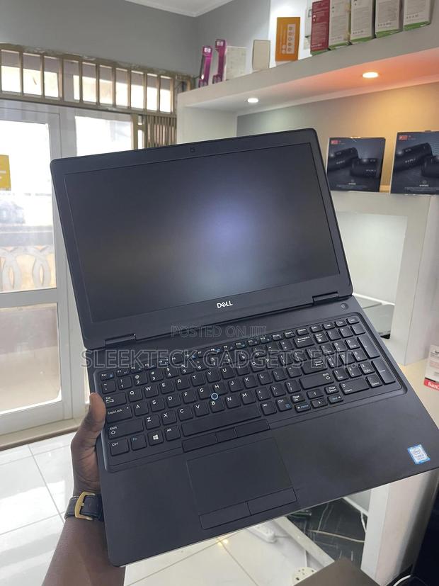 Laptop Dell Latitude 5590 16GB Intel Core i7 SSD 512GB · Photo 4