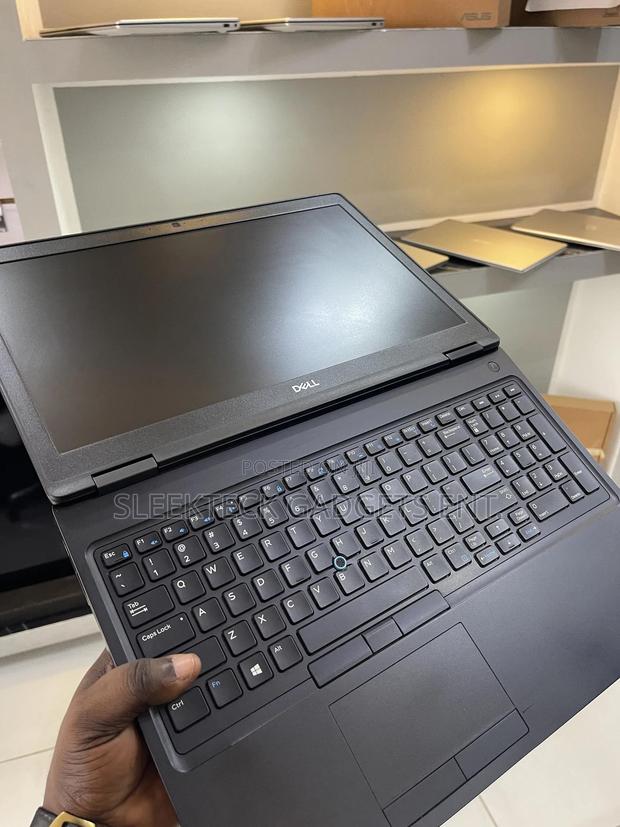 Laptop Dell Latitude 5590 16GB Intel Core i7 SSD 512GB · Photo 2