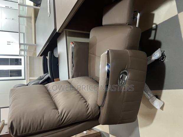 Executive Office Seat (Brown) · Photo 3