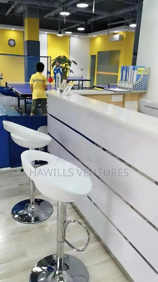 White Counter Bar Chair /Stool · Photo 1