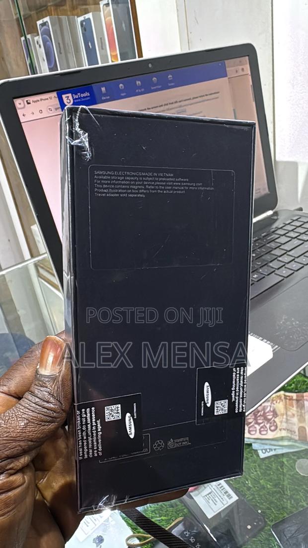 New Samsung Galaxy Z Flip6 256 GB Blue · Photo 3