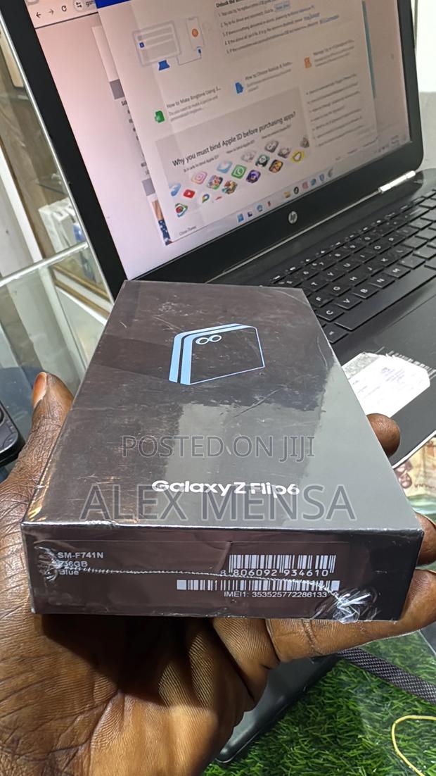 New Samsung Galaxy Z Flip6 256 GB Blue · Photo 4