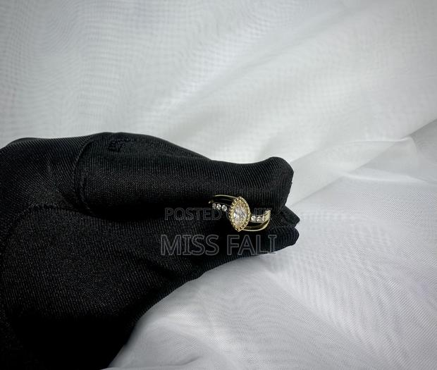 Golden Vow Promise Ring. Size 6 and 8 · Photo 1