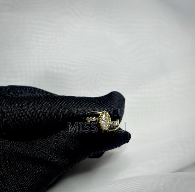Golden Vow Promise Ring. Size 6 and 8 · Photo 2