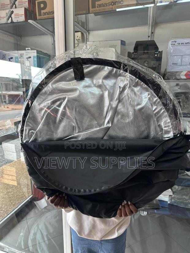 150cm X 200cm Illuminator 2-in-1 Silver/White Bounce Reflector Difuser · Photo 3