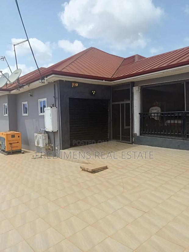 Furnished 3bdrm House in Fredimens Real, Atwima Kwanwoma for sale · Photo 1