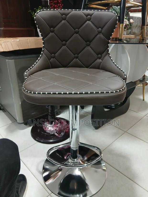 Finest Bar Stool · Photo 1