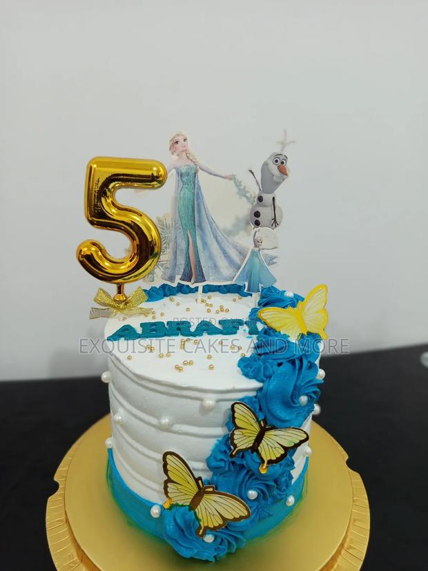 Turquoise Blue Kids Cake · Photo 1