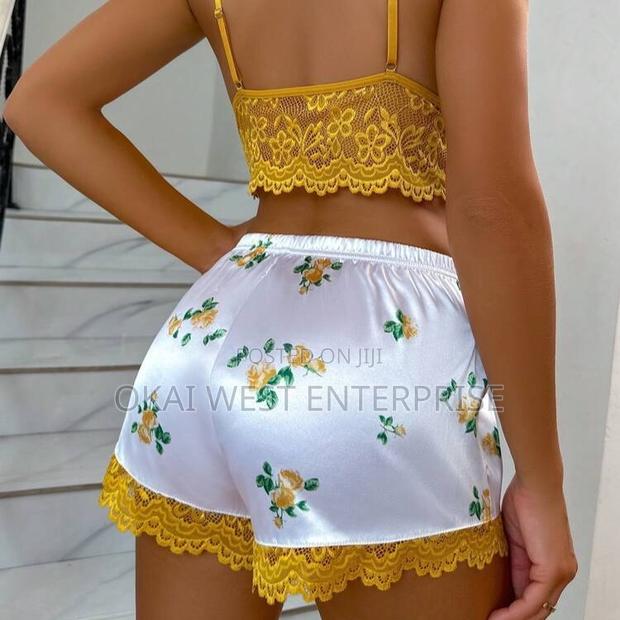 Lace Dream: Deep v Bra Shorts Lingerie Set · Photo 4