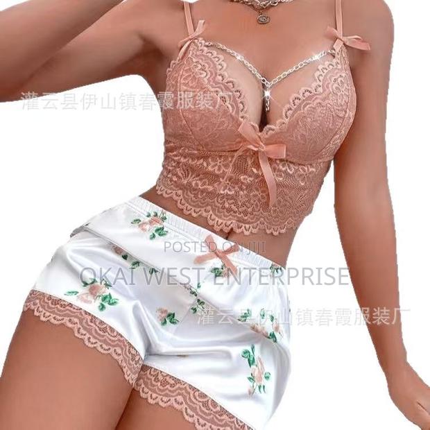 Lace Dream: Deep v Bra Shorts Lingerie Set · Photo 1