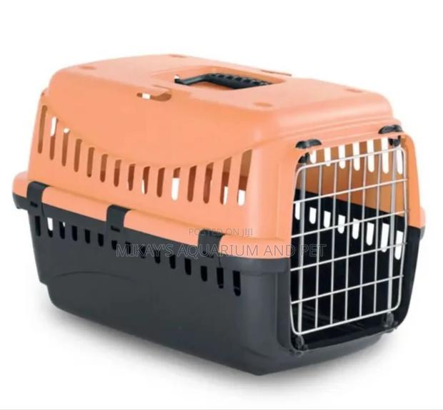 Plastic Pet Kennel · Photo 3