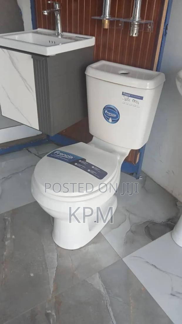 Frencia Close Couple Water Closet Wc Toilet Seat · Photo 1
