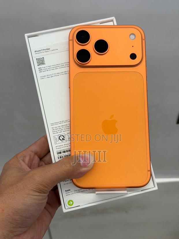 Apple iPhone 17 Pro Max 512 GB Orange · Photo 1