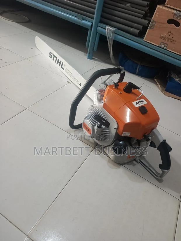 Stihl 36" Bar Petrol Chainsaw Machine · Photo 2
