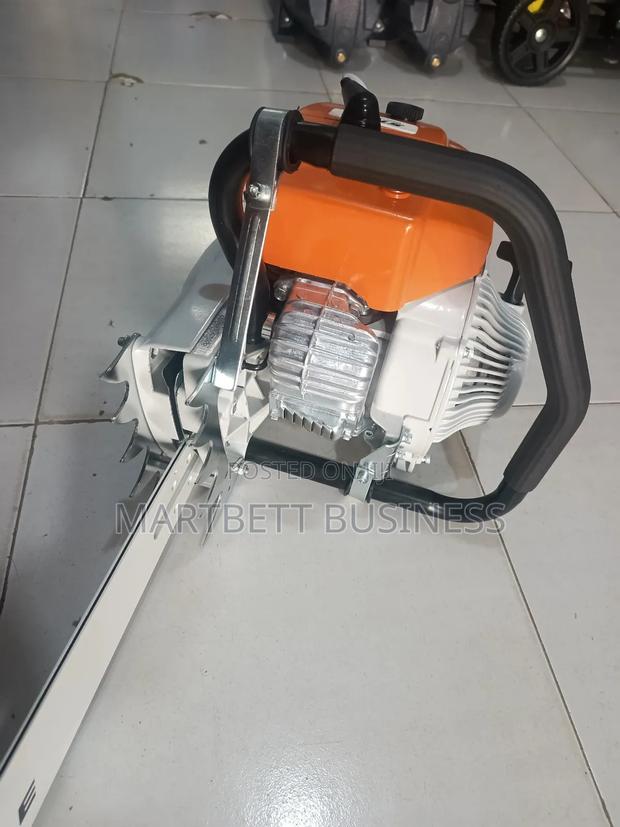 Stihl 36" Bar Petrol Chainsaw Machine · Photo 4