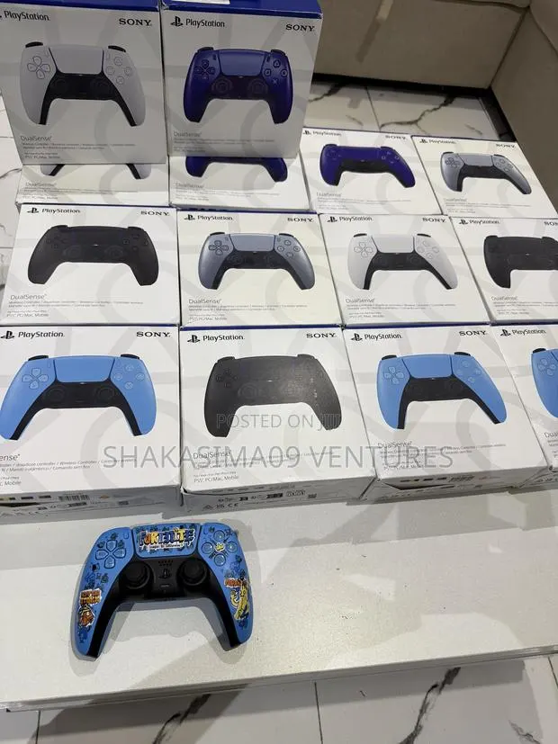 Ps5 Controllers · Photo 1