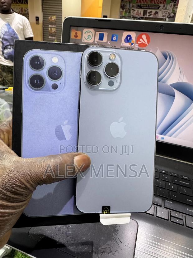 Apple iPhone 13 Pro Max 128 GB Blue · Photo 3