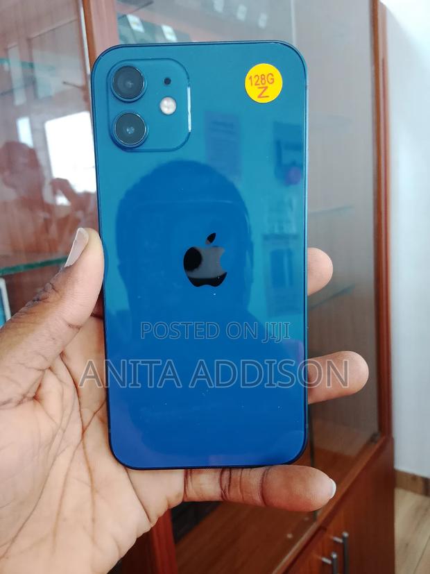 Apple iPhone 12 128 GB Blue · Photo 2