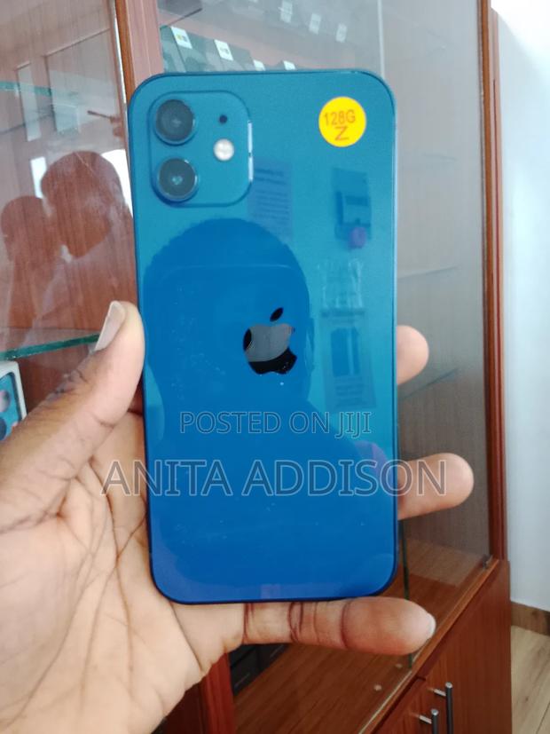 Apple iPhone 12 128 GB Blue · Photo 3