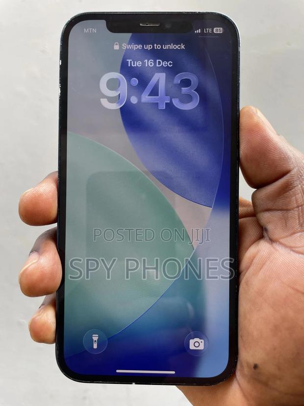 Apple iPhone 12 64 GB Black · Photo 2