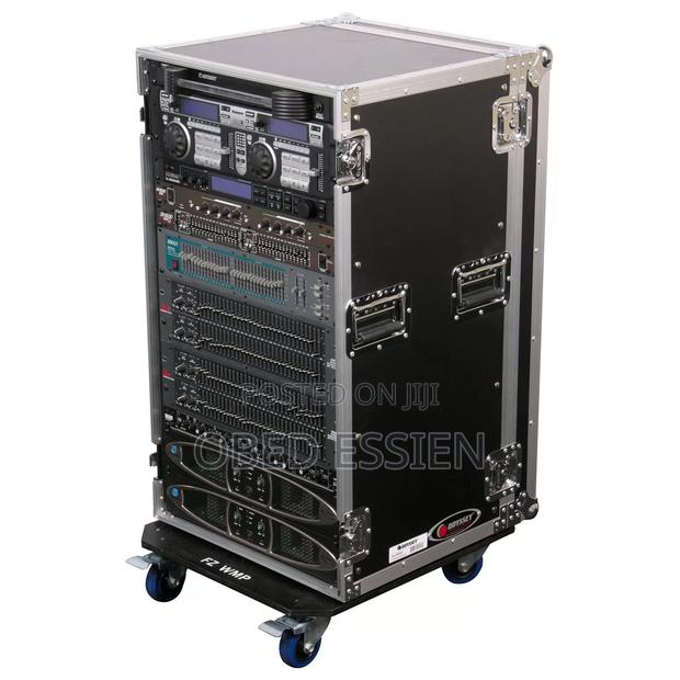 Set Of Danny Amplifier In Rack · Photo 4