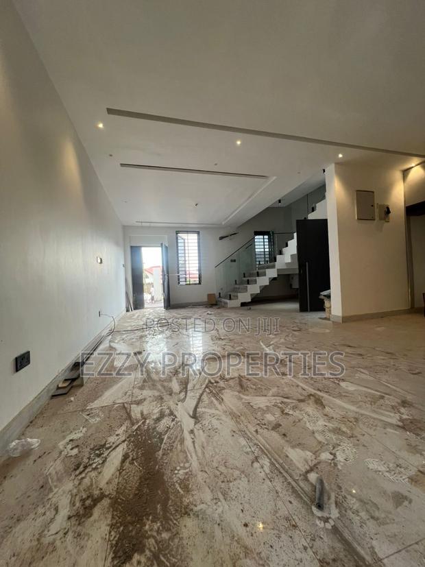 2bdrm Duplex in Ashaley Botwe for rent · Photo 2