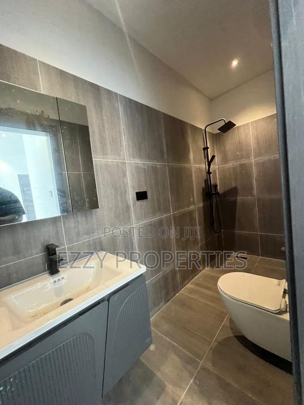2bdrm Duplex in Ashaley Botwe for rent · Photo 8
