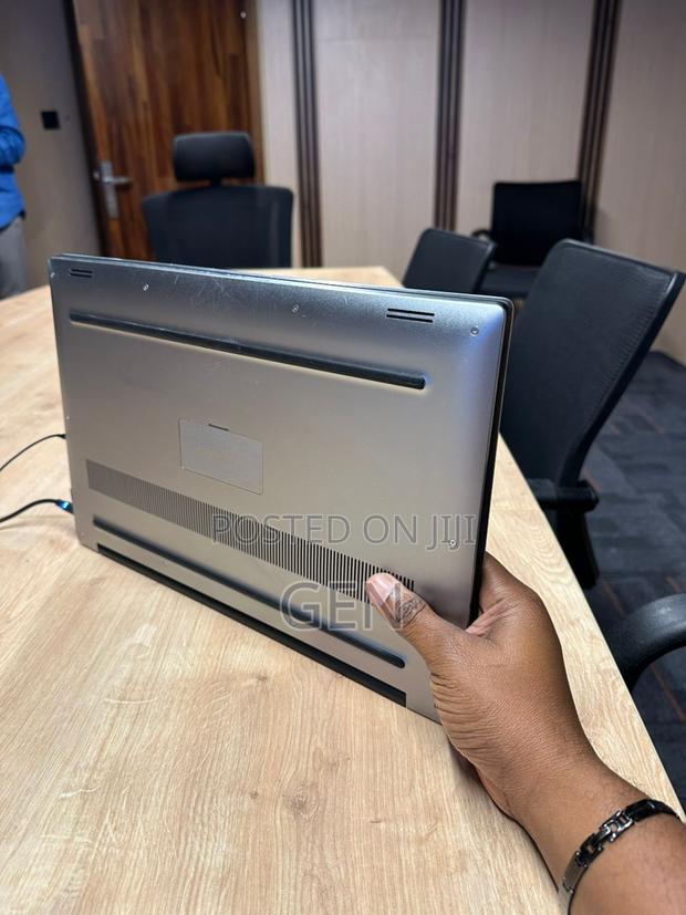 Laptop Dell Precision 5520 16GB Intel Core i7 SSD 512GB · Photo 2