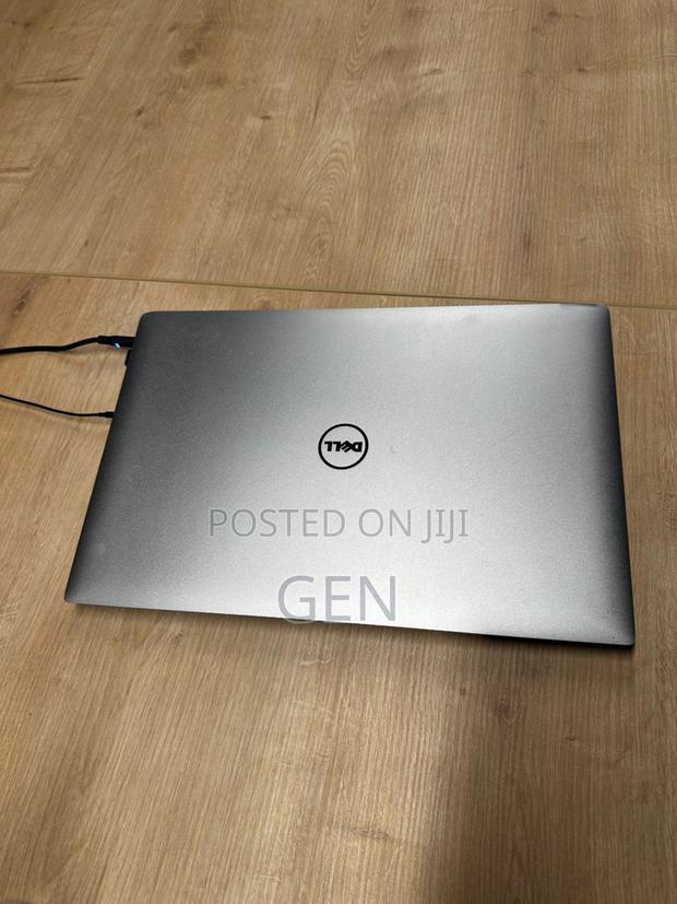 Laptop Dell Precision 5520 16GB Intel Core i7 SSD 512GB · Photo 4